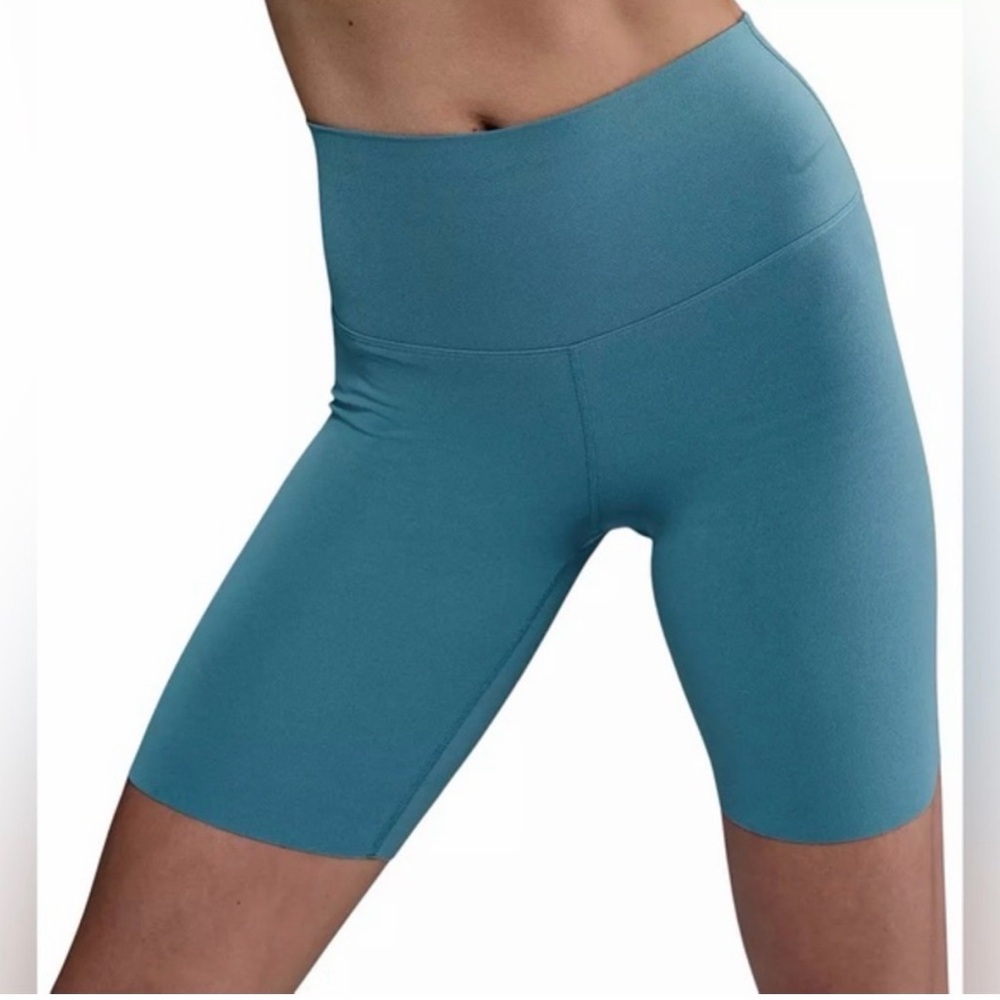 Nike Zenvy Biker Shorts 8”